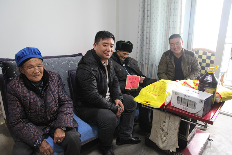 图说1-3.24协会志愿者走访慰问抗美援朝老兵_副本.jpg